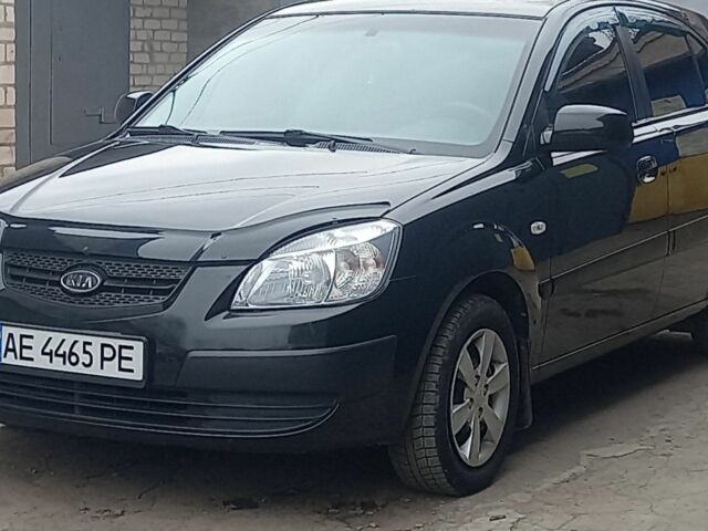 Чорний Кіа Ріо, об'ємом двигуна 1.4 л та пробігом 125 тис. км за 5900 $, фото 1 на Automoto.ua