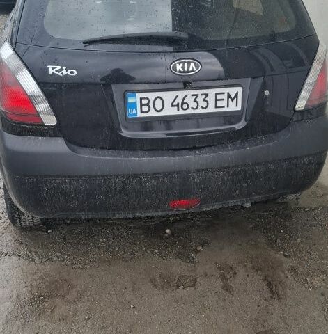 Чорний Кіа Ріо, об'ємом двигуна 2 л та пробігом 253 тис. км за 3534 $, фото 2 на Automoto.ua
