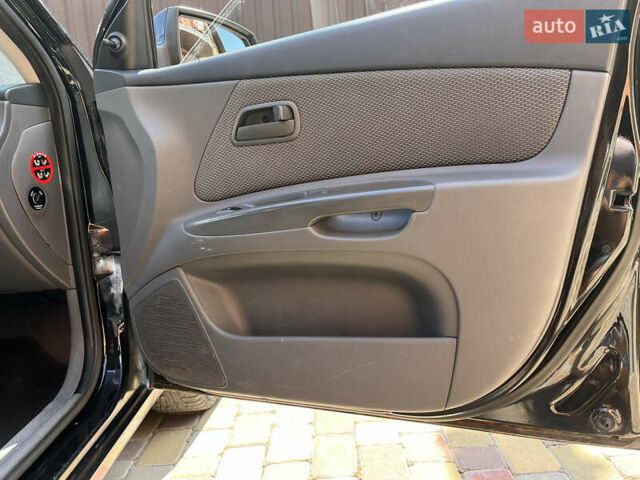 Черный Киа Рио, объемом двигателя 1.4 л и пробегом 174 тыс. км за 4200 $, фото 26 на Automoto.ua