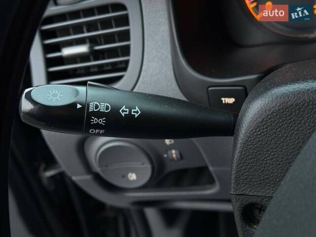 Черный Киа Рио, объемом двигателя 0 л и пробегом 228 тыс. км за 7300 $, фото 17 на Automoto.ua