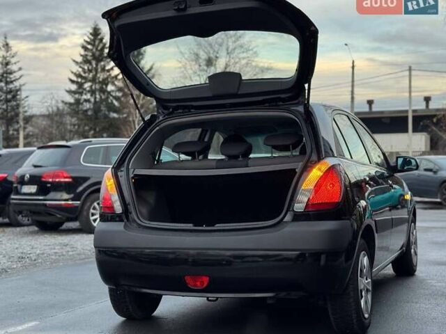 Черный Киа Рио, объемом двигателя 0 л и пробегом 228 тыс. км за 7300 $, фото 8 на Automoto.ua
