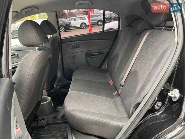 Чорний Кіа Ріо, об'ємом двигуна 1.5 л та пробігом 265 тис. км за 4700 $, фото 22 на Automoto.ua