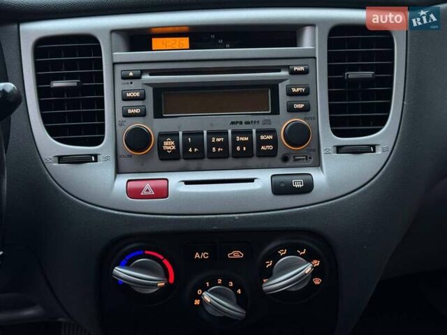 Черный Киа Рио, объемом двигателя 0 л и пробегом 228 тыс. км за 7300 $, фото 19 на Automoto.ua