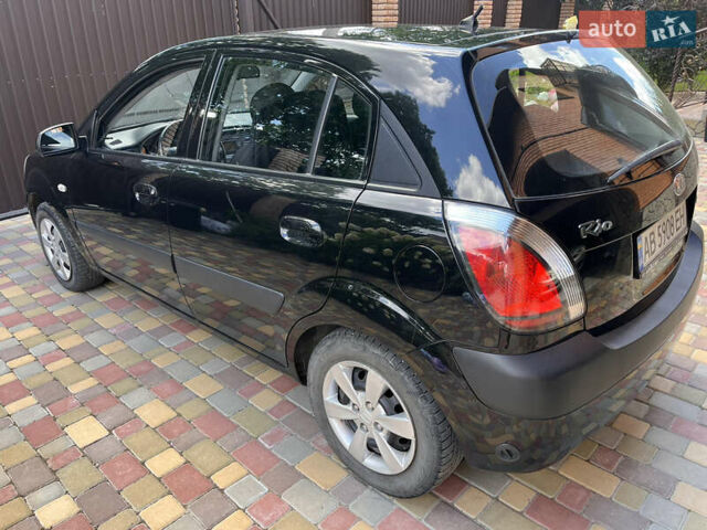Черный Киа Рио, объемом двигателя 1.4 л и пробегом 174 тыс. км за 4200 $, фото 7 на Automoto.ua