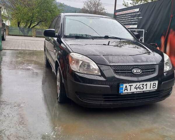 Черный Киа Рио, объемом двигателя 1.4 л и пробегом 230 тыс. км за 5234 $, фото 8 на Automoto.ua