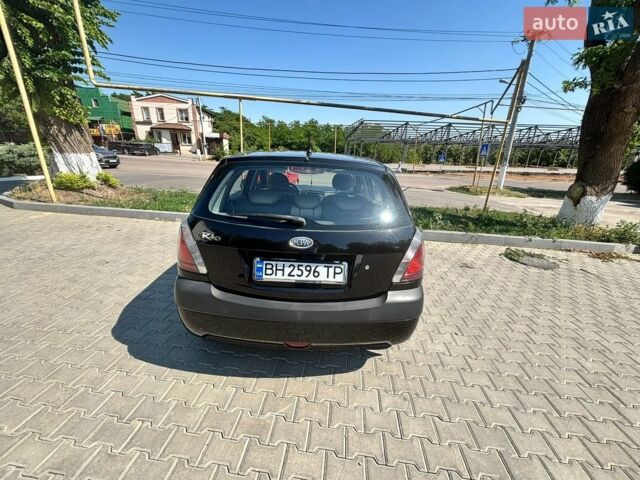 Черный Киа Рио, объемом двигателя 1.4 л и пробегом 134 тыс. км за 5300 $, фото 5 на Automoto.ua