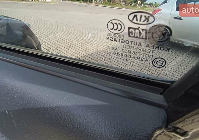 Чорний Кіа Ріо, об'ємом двигуна 1.4 л та пробігом 181 тис. км за 3850 $, фото 76 на Automoto.ua