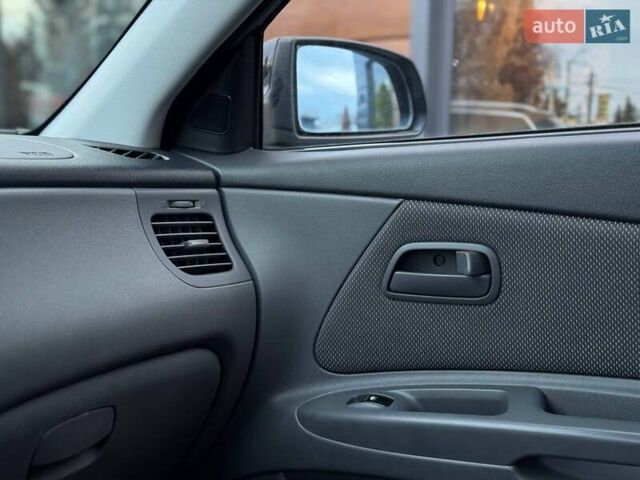 Черный Киа Рио, объемом двигателя 0 л и пробегом 228 тыс. км за 7300 $, фото 21 на Automoto.ua