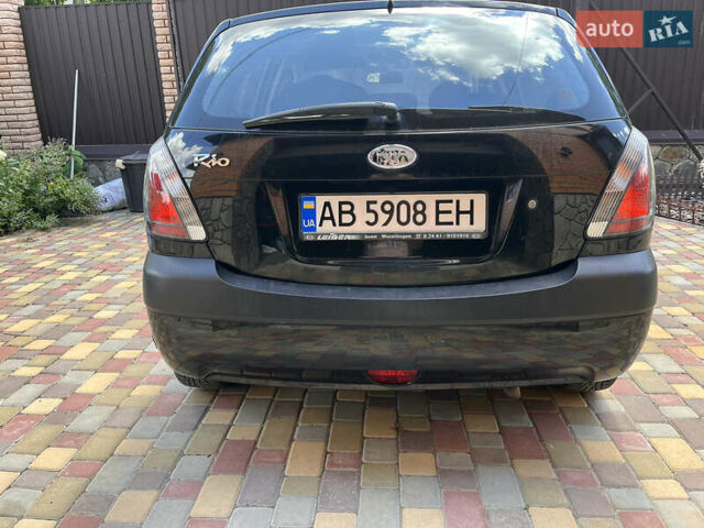 Черный Киа Рио, объемом двигателя 1.4 л и пробегом 174 тыс. км за 4200 $, фото 3 на Automoto.ua