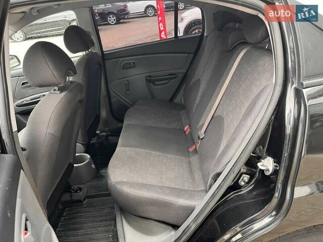 Чорний Кіа Ріо, об'ємом двигуна 1.5 л та пробігом 265 тис. км за 4700 $, фото 21 на Automoto.ua