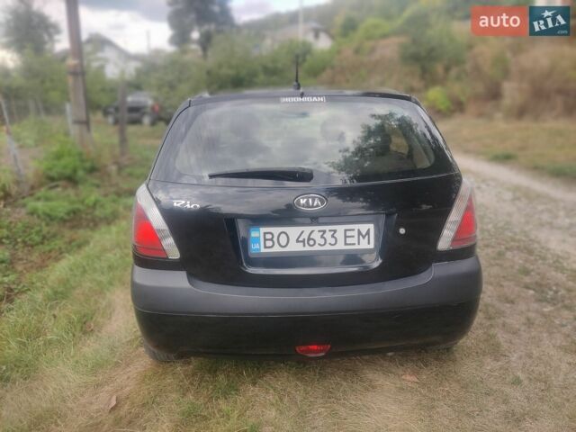 Черный Киа Рио, объемом двигателя 1.4 л и пробегом 260 тыс. км за 3450 $, фото 7 на Automoto.ua