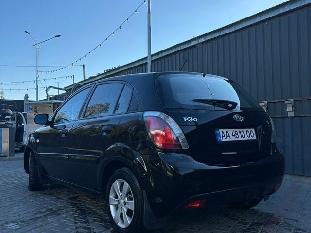 Черный Киа Рио, объемом двигателя 1.4 л и пробегом 87 тыс. км за 4850 $, фото 2 на Automoto.ua