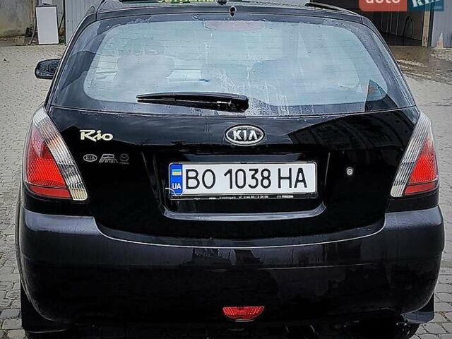 Черный Киа Рио, объемом двигателя 1.4 л и пробегом 218 тыс. км за 4600 $, фото 2 на Automoto.ua