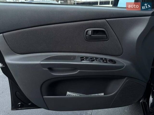 Черный Киа Рио, объемом двигателя 0 л и пробегом 228 тыс. км за 7300 $, фото 10 на Automoto.ua