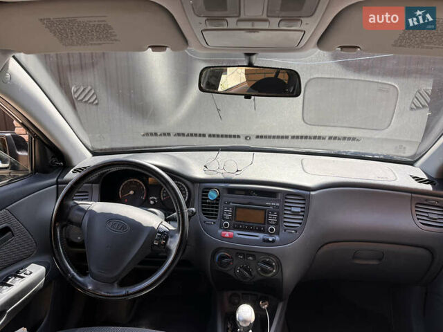 Черный Киа Рио, объемом двигателя 1.4 л и пробегом 174 тыс. км за 4200 $, фото 25 на Automoto.ua