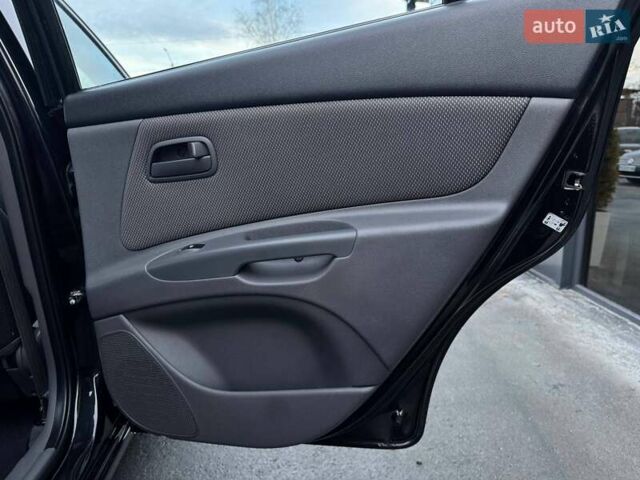 Черный Киа Рио, объемом двигателя 0 л и пробегом 228 тыс. км за 7300 $, фото 27 на Automoto.ua