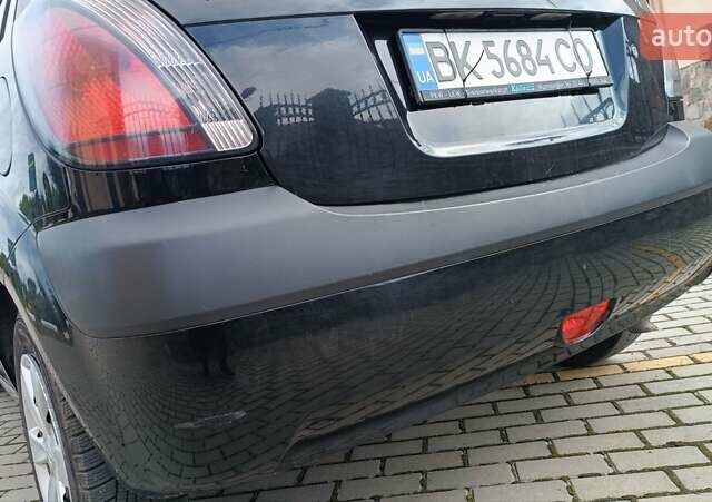 Чорний Кіа Ріо, об'ємом двигуна 1.4 л та пробігом 181 тис. км за 3850 $, фото 36 на Automoto.ua