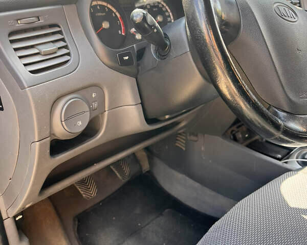 Черный Киа Рио, объемом двигателя 1.4 л и пробегом 174 тыс. км за 4200 $, фото 30 на Automoto.ua