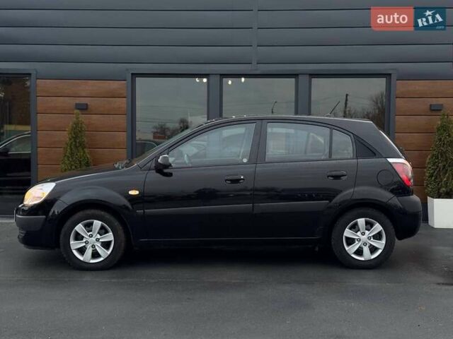 Черный Киа Рио, объемом двигателя 0 л и пробегом 228 тыс. км за 7300 $, фото 4 на Automoto.ua