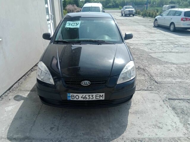 Черный Киа Рио, объемом двигателя 1.4 л и пробегом 250 тыс. км за 3421 $, фото 2 на Automoto.ua