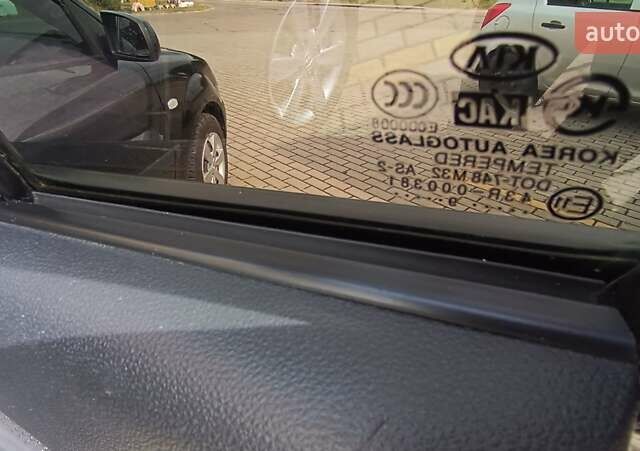 Чорний Кіа Ріо, об'ємом двигуна 1.4 л та пробігом 181 тис. км за 3850 $, фото 77 на Automoto.ua