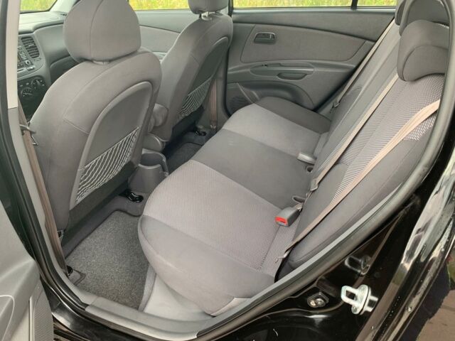 Черный Киа Рио, объемом двигателя 1.4 л и пробегом 98 тыс. км за 6200 $, фото 6 на Automoto.ua