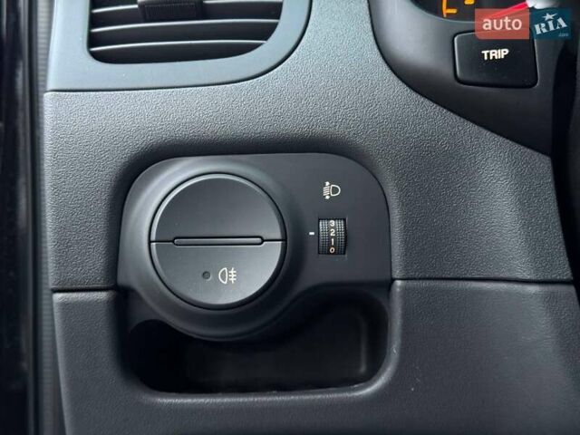 Черный Киа Рио, объемом двигателя 0 л и пробегом 228 тыс. км за 7300 $, фото 15 на Automoto.ua