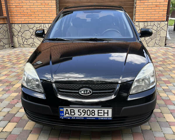 Черный Киа Рио, объемом двигателя 1.4 л и пробегом 174 тыс. км за 4200 $, фото 1 на Automoto.ua
