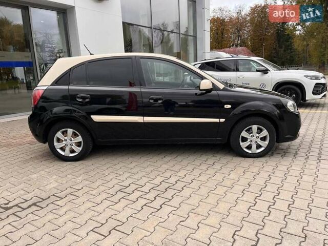 Чорний Кіа Ріо, об'ємом двигуна 1.5 л та пробігом 265 тис. км за 4700 $, фото 7 на Automoto.ua