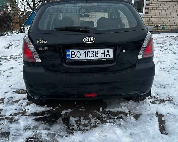 Черный Киа Рио, объемом двигателя 1.4 л и пробегом 220 тыс. км за 4500 $, фото 6 на Automoto.ua