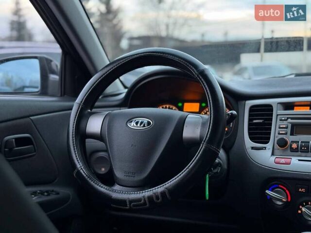 Черный Киа Рио, объемом двигателя 0 л и пробегом 228 тыс. км за 7300 $, фото 30 на Automoto.ua
