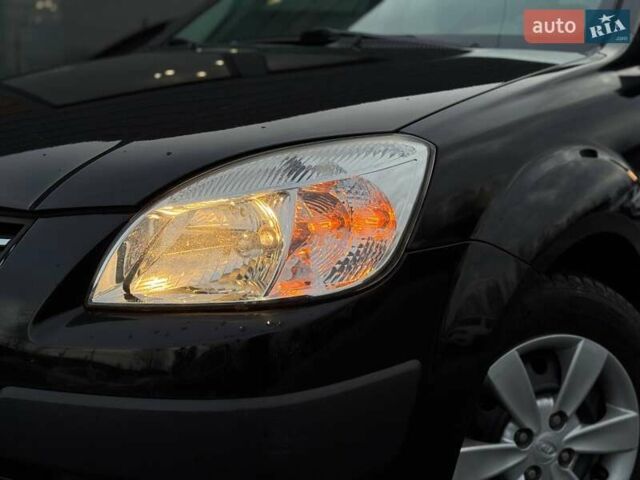 Черный Киа Рио, объемом двигателя 0 л и пробегом 228 тыс. км за 7300 $, фото 2 на Automoto.ua