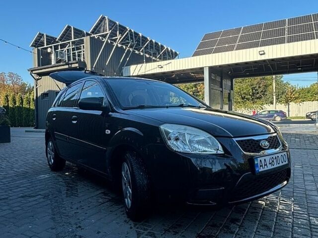 Черный Киа Рио, объемом двигателя 1.4 л и пробегом 87 тыс. км за 4850 $, фото 5 на Automoto.ua