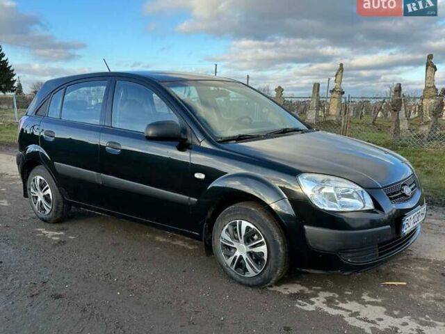 Черный Киа Рио, объемом двигателя 1.4 л и пробегом 220 тыс. км за 4399 $, фото 2 на Automoto.ua