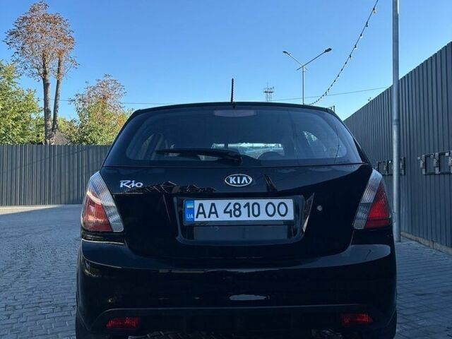 Черный Киа Рио, объемом двигателя 1.4 л и пробегом 87 тыс. км за 4850 $, фото 3 на Automoto.ua