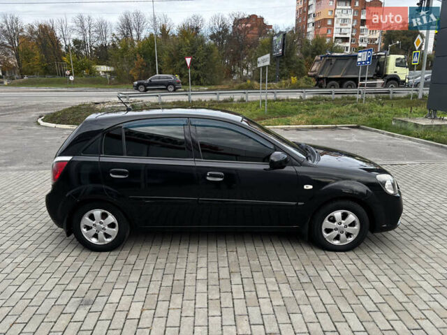 Черный Киа Рио, объемом двигателя 1.4 л и пробегом 172 тыс. км за 5700 $, фото 10 на Automoto.ua