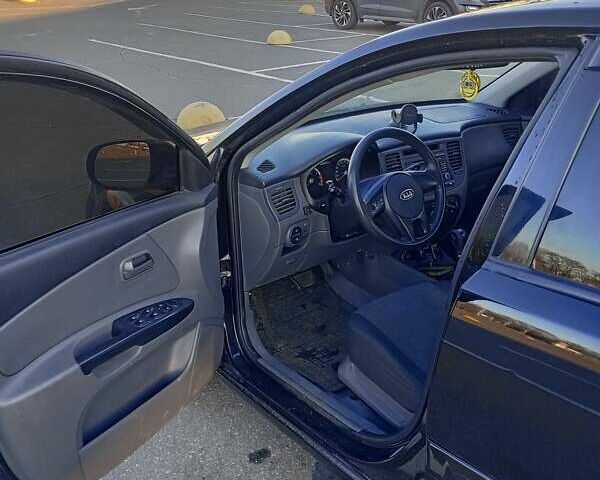 Черный Киа Рио, объемом двигателя 1.4 л и пробегом 270 тыс. км за 5000 $, фото 4 на Automoto.ua