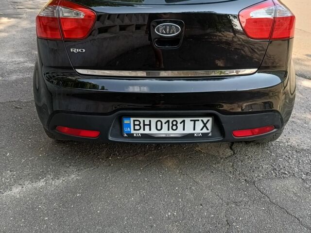 Чорний Кіа Ріо, об'ємом двигуна 1.1 л та пробігом 182 тис. км за 5500 $, фото 3 на Automoto.ua