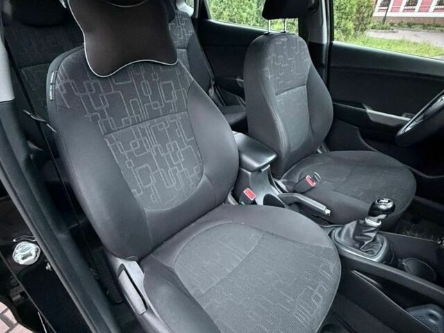 Черный Киа Рио, объемом двигателя 1.6 л и пробегом 94 тыс. км за 7300 $, фото 22 на Automoto.ua