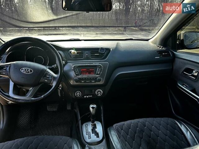 Черный Киа Рио, объемом двигателя 1.59 л и пробегом 107 тыс. км за 8300 $, фото 5 на Automoto.ua