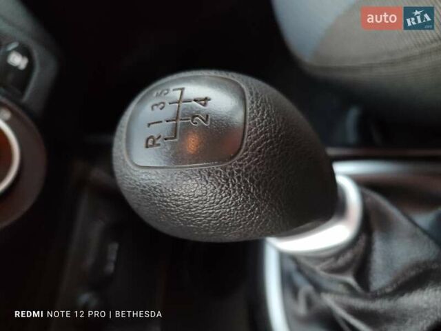 Чорний Кіа Ріо, об'ємом двигуна 1.4 л та пробігом 41 тис. км за 8500 $, фото 37 на Automoto.ua