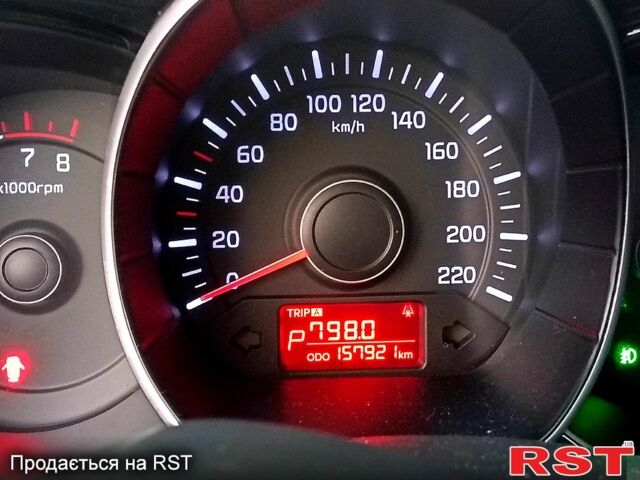 Чорний Кіа Ріо, об'ємом двигуна 1.6 л та пробігом 16000 тис. км за 7800 $, фото 8 на Automoto.ua