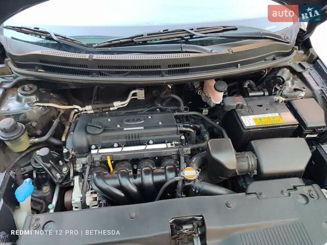 Чорний Кіа Ріо, об'ємом двигуна 1.4 л та пробігом 42 тис. км за 8200 $, фото 42 на Automoto.ua