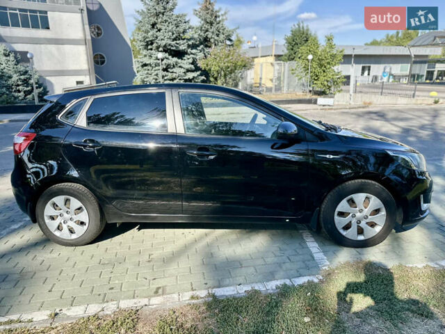 Чорний Кіа Ріо, об'ємом двигуна 1.59 л та пробігом 156 тис. км за 6700 $, фото 3 на Automoto.ua