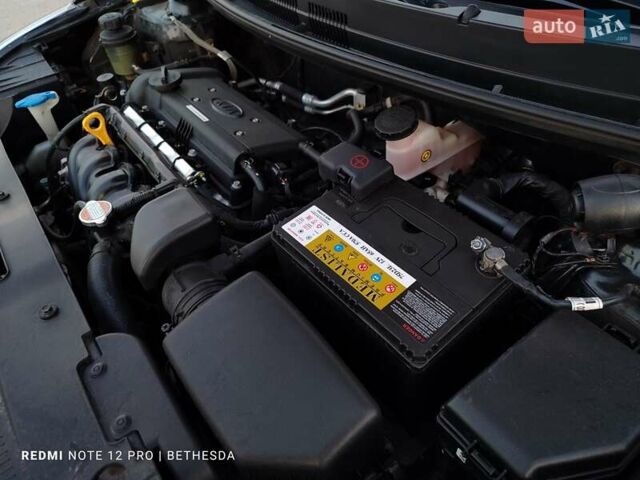 Чорний Кіа Ріо, об'ємом двигуна 1.4 л та пробігом 42 тис. км за 8200 $, фото 36 на Automoto.ua