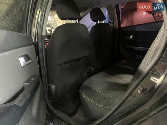Чорний Кіа Ріо, об'ємом двигуна 1.6 л та пробігом 137 тис. км за 2999 $, фото 8 на Automoto.ua