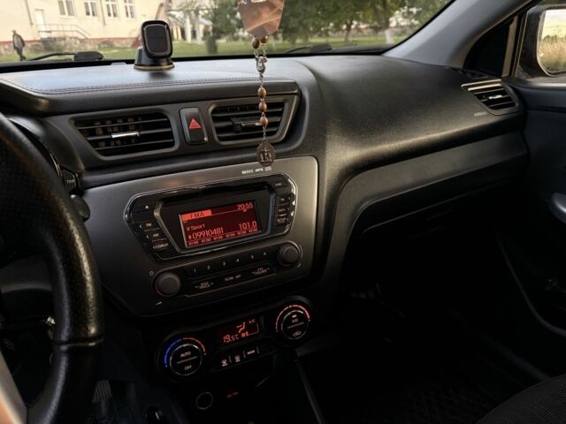 Чорний Кіа Ріо, об'ємом двигуна 1.6 л та пробігом 165 тис. км за 7800 $, фото 17 на Automoto.ua