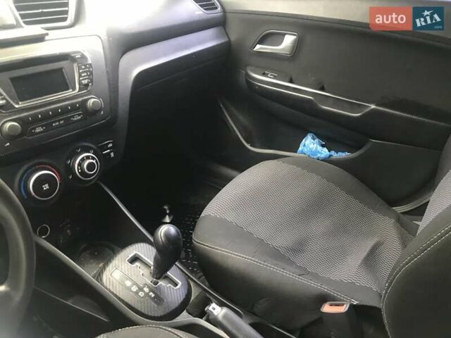 Чорний Кіа Ріо, об'ємом двигуна 1.6 л та пробігом 137 тис. км за 2999 $, фото 13 на Automoto.ua