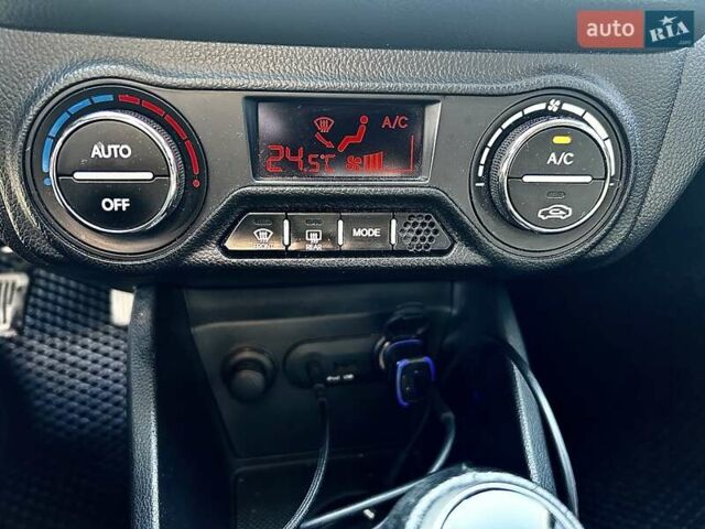 Черный Киа Рио, объемом двигателя 1.59 л и пробегом 107 тыс. км за 8300 $, фото 9 на Automoto.ua