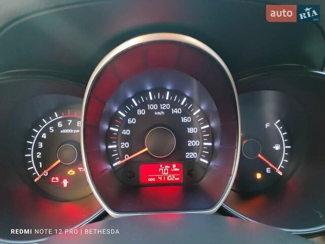 Чорний Кіа Ріо, об'ємом двигуна 1.4 л та пробігом 42 тис. км за 8200 $, фото 32 на Automoto.ua